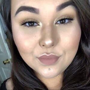 Meet your Posher, Jesseca